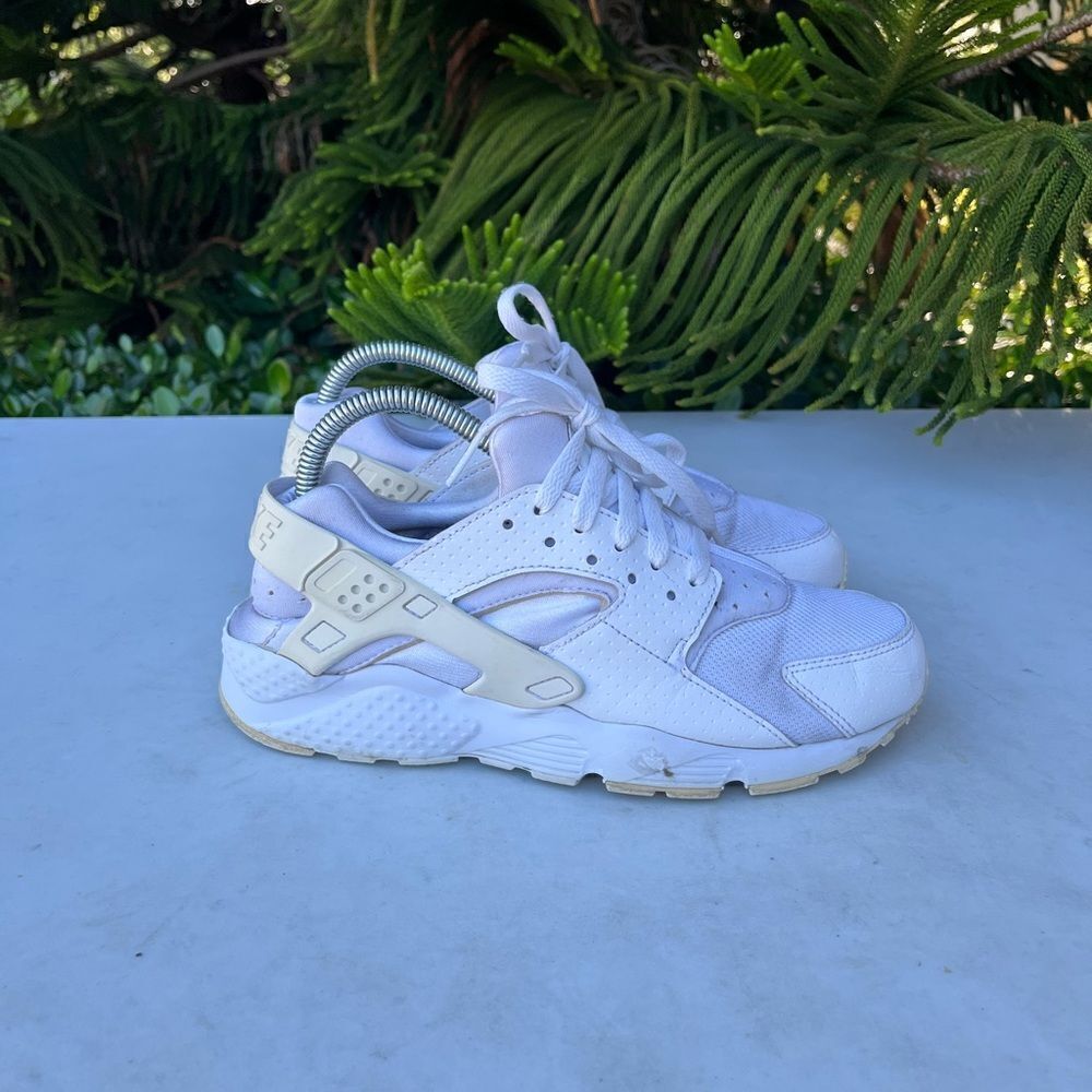 Nike Huarache Running Shoes (Womens Size: 8.5) (Youth Boys Size: 7Y) - Picture 3 of 8